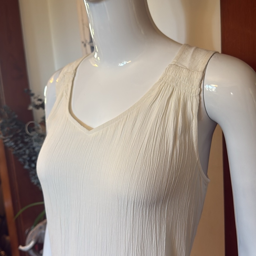 NWT Eddie Bauer size small Elegant ivory Sleeveless Top